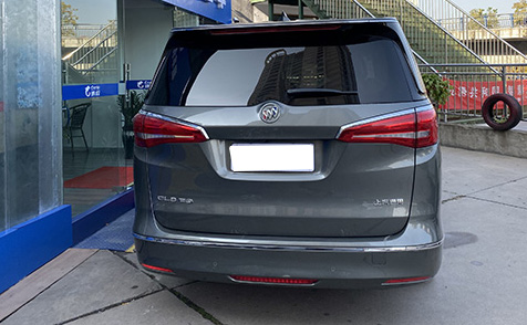 銀灰色 別克GL8 商務(wù)車(chē)出租